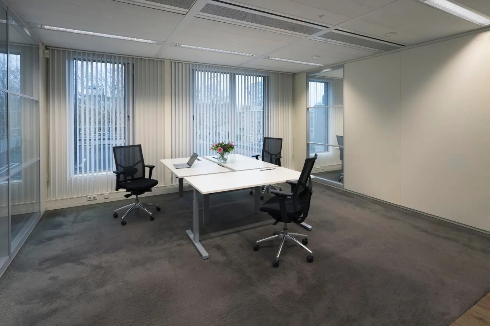 Handelsplein Serviced Offices, Private office, 3 desks, Amstelveen