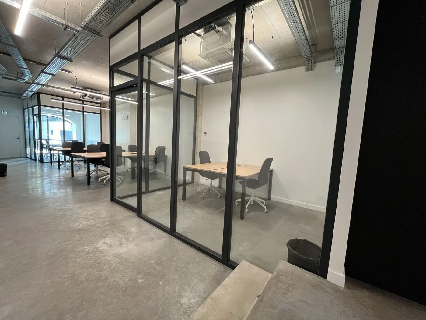 Le Hangar Coworking, Private office, 2 desks, Bordeaux
