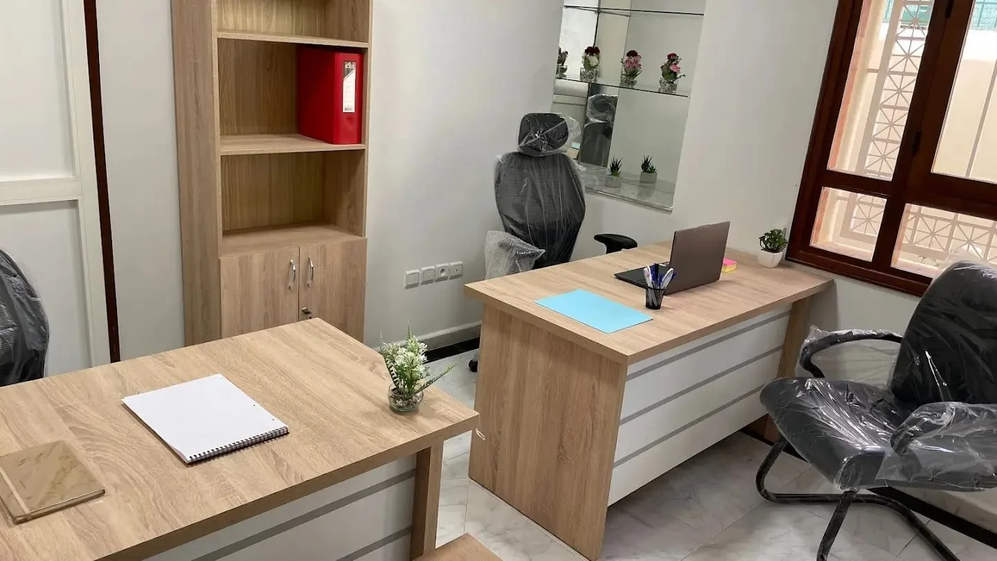 Hay Riad Business Center، مكتب خاص بمحطتي عمل، الرباط