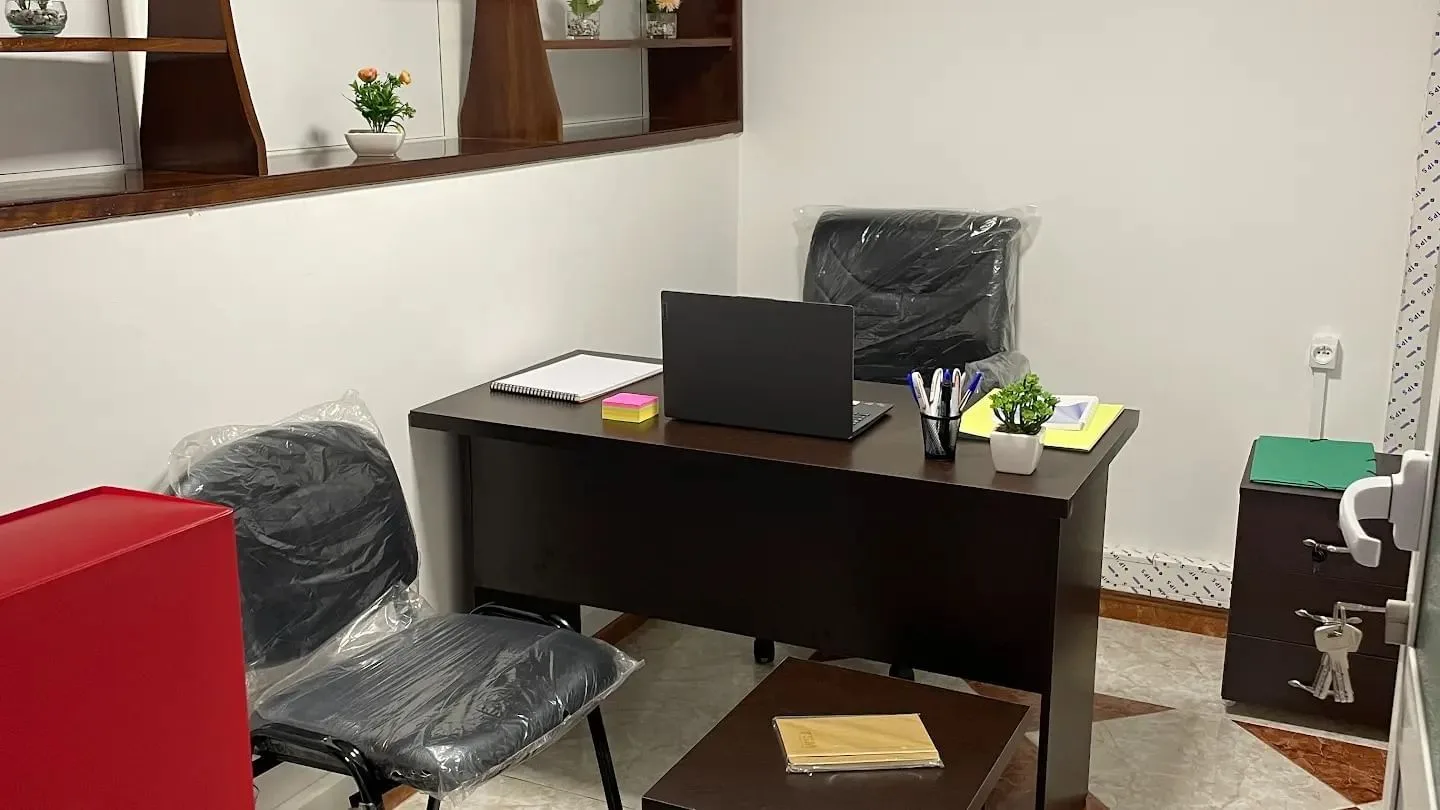 Hay Riad Business Center، مكتب خاص بمحطة عمل واحدة، الرباط