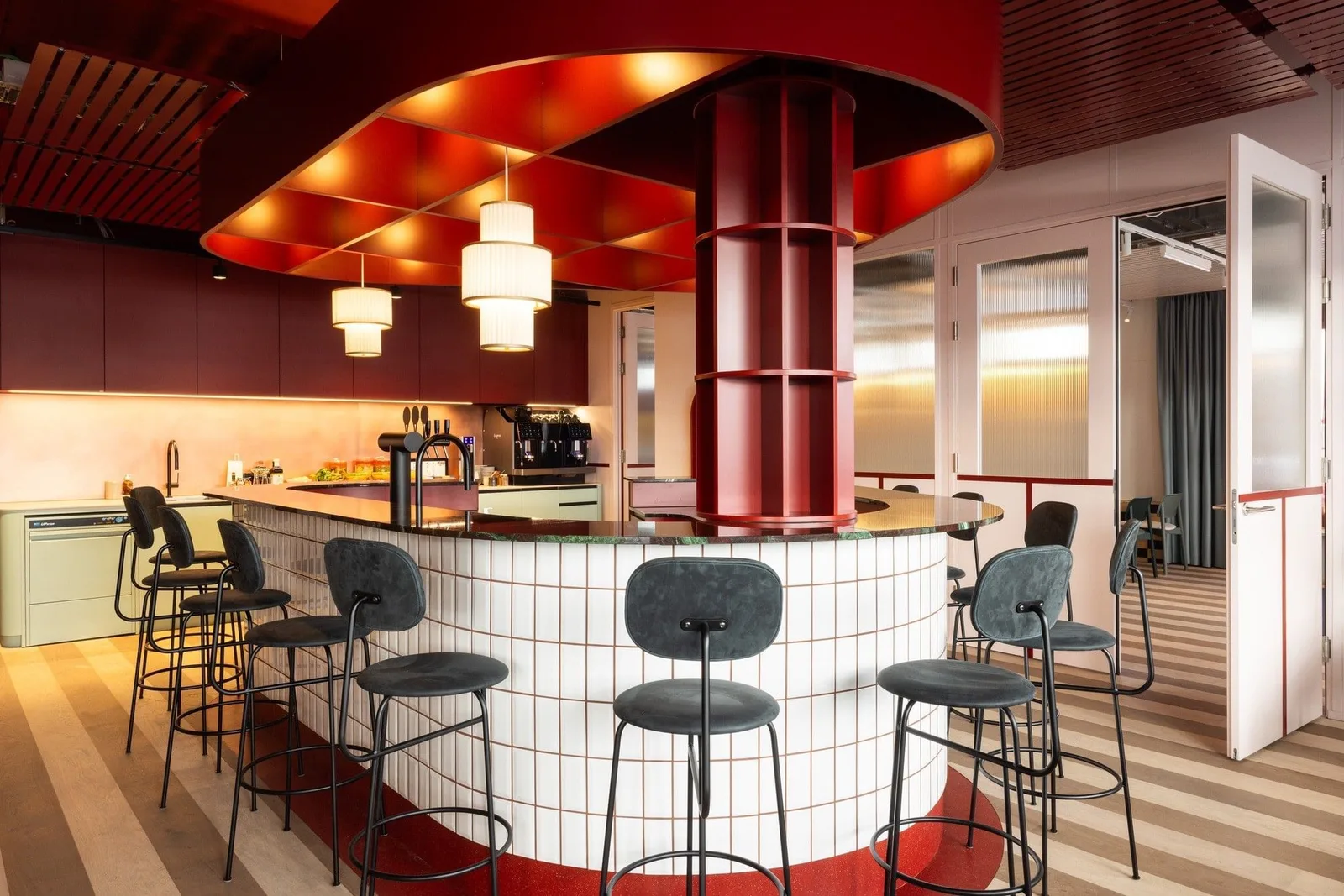 Headsquarter - The Artistic, Cafeteria, Zurich