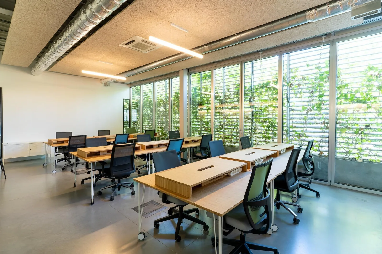 Heden Santa Apolonia, Open-plan office, Lisbon