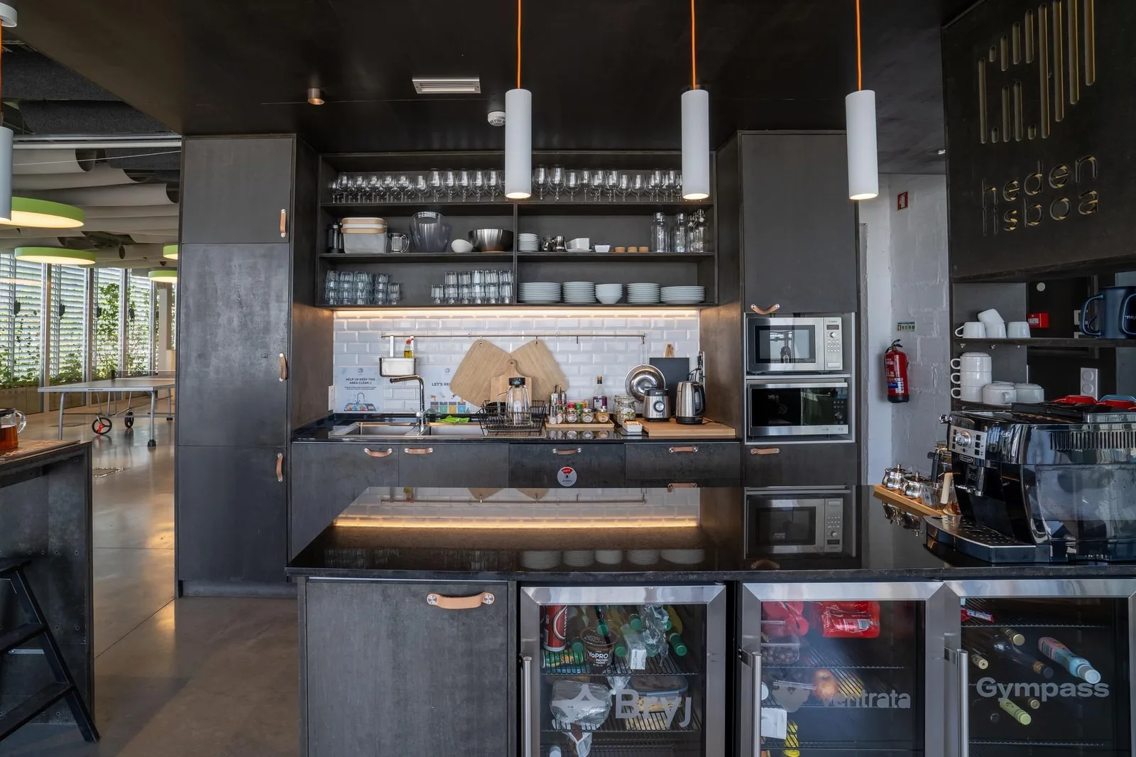 Heden Santa Apolonia, Kitchen, Lisbon