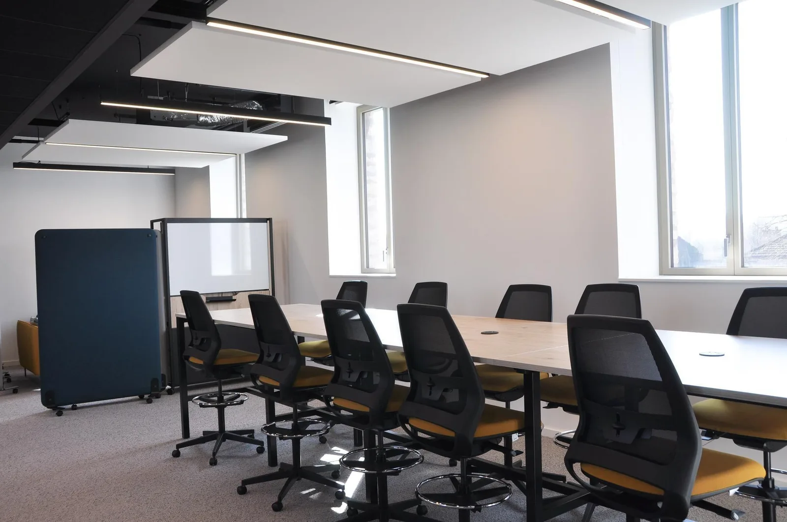 Hélice Galerie, Besprechungsraum für 12 Personen, Flin