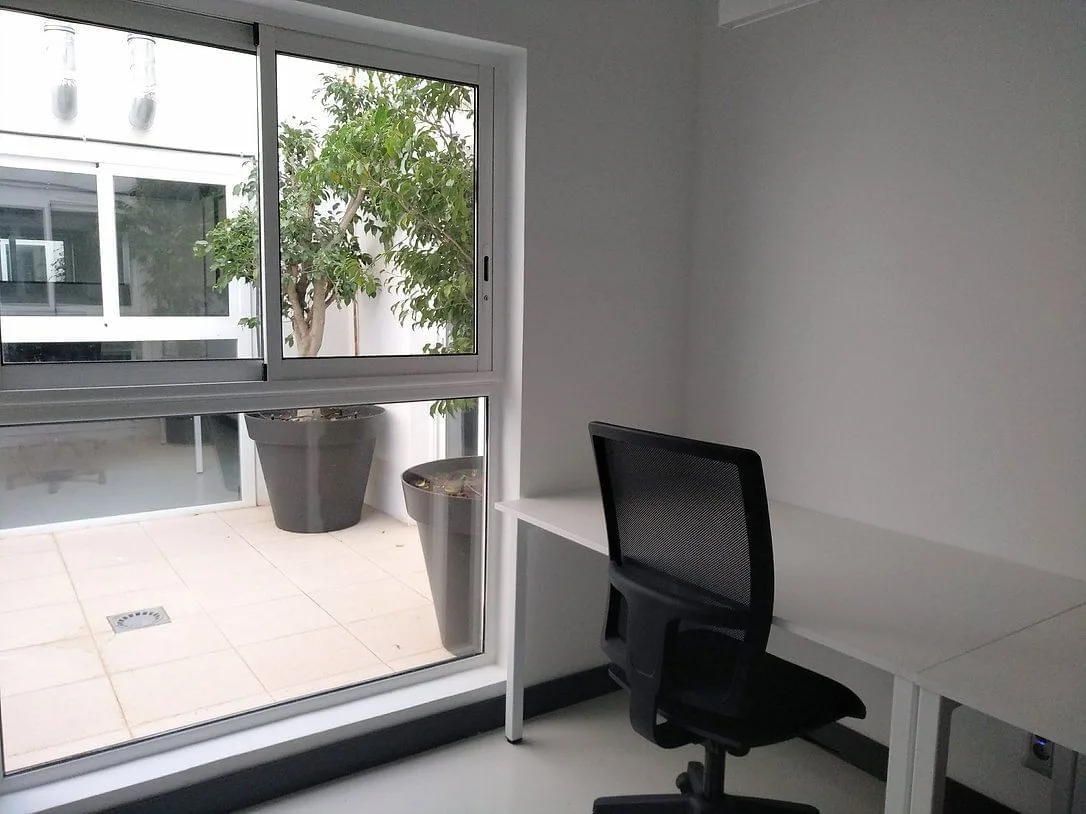 Hibrid Coworking, Despacho privado con 1 puesto, Barcelona