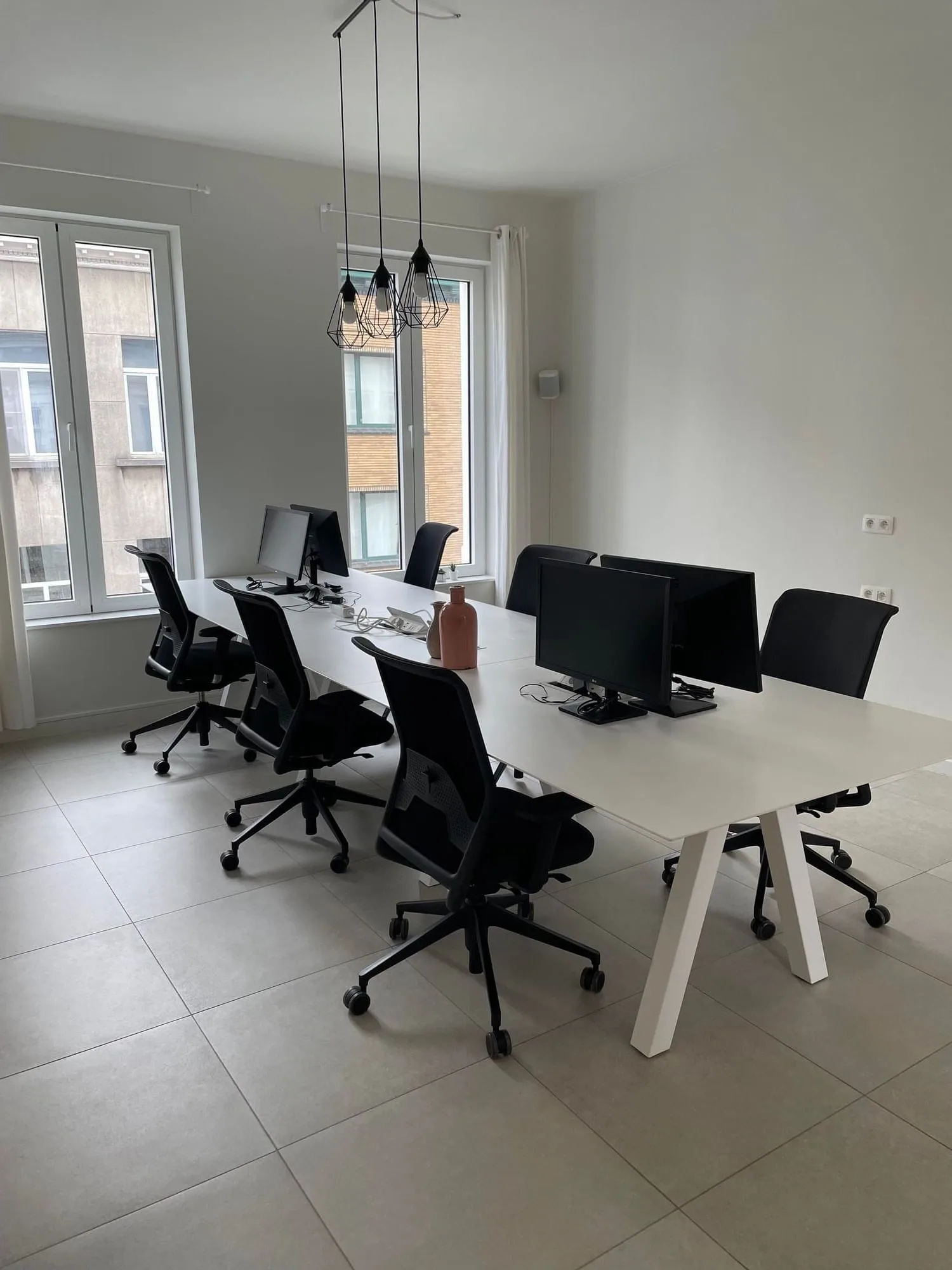 HIER - Huis voor ondernemers, Private office, 6 desks, Alost