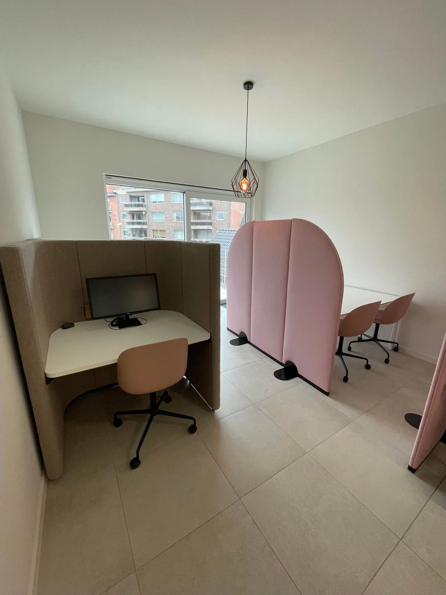 HIER - Huis voor ondernemers, Private office, 3 desks, Alost