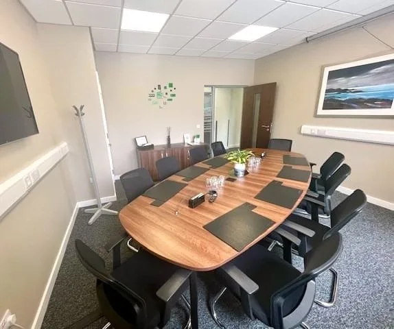 Highland Business Suites, Salle de réunion 10 personnes, Inverness