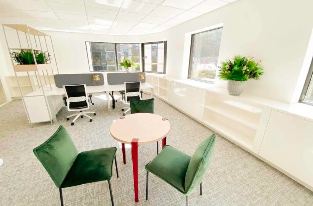 Hiptown Crisco, Privatbüro mit 4 Arbeitsplätzen, Sèvres