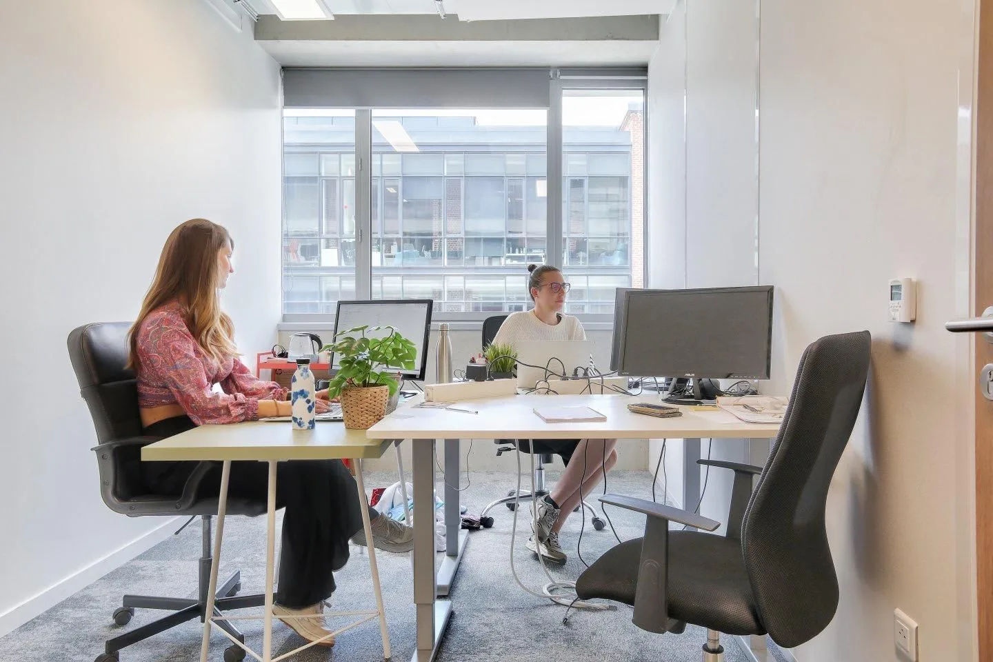 Hiptown Euratech, Privatbüro mit 3 Arbeitsplätzen, Lille