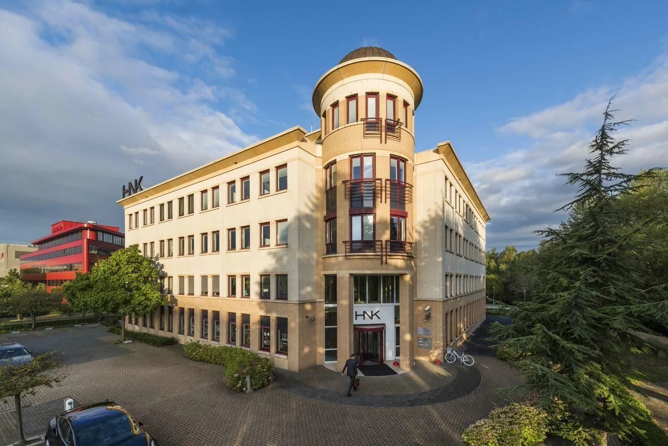 HNK Hoofddorp, Gevel van het gebouw, Hoofddorp
