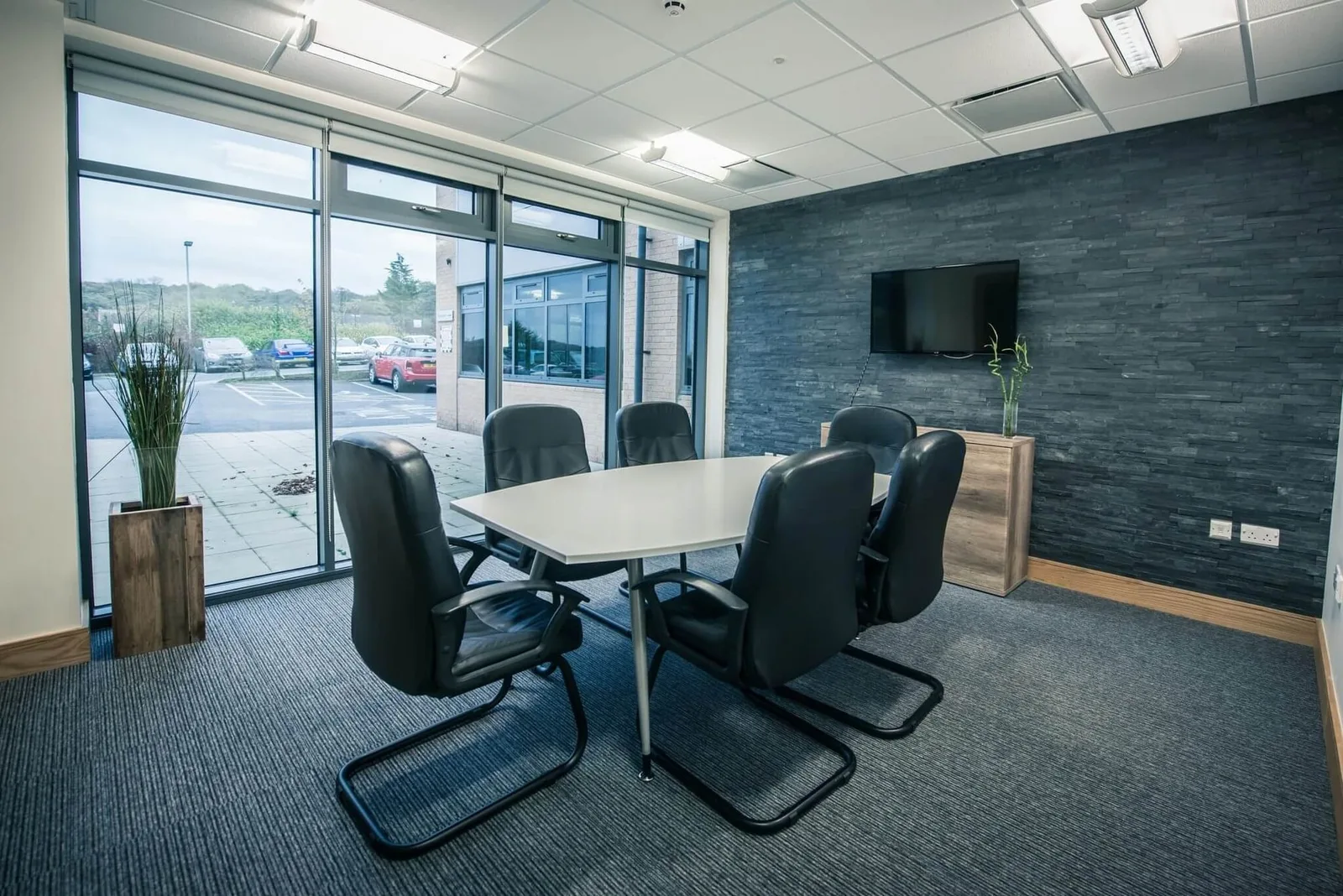 Hope Park Workspaces City Gateway, Meeting room for 6 people, Bradford