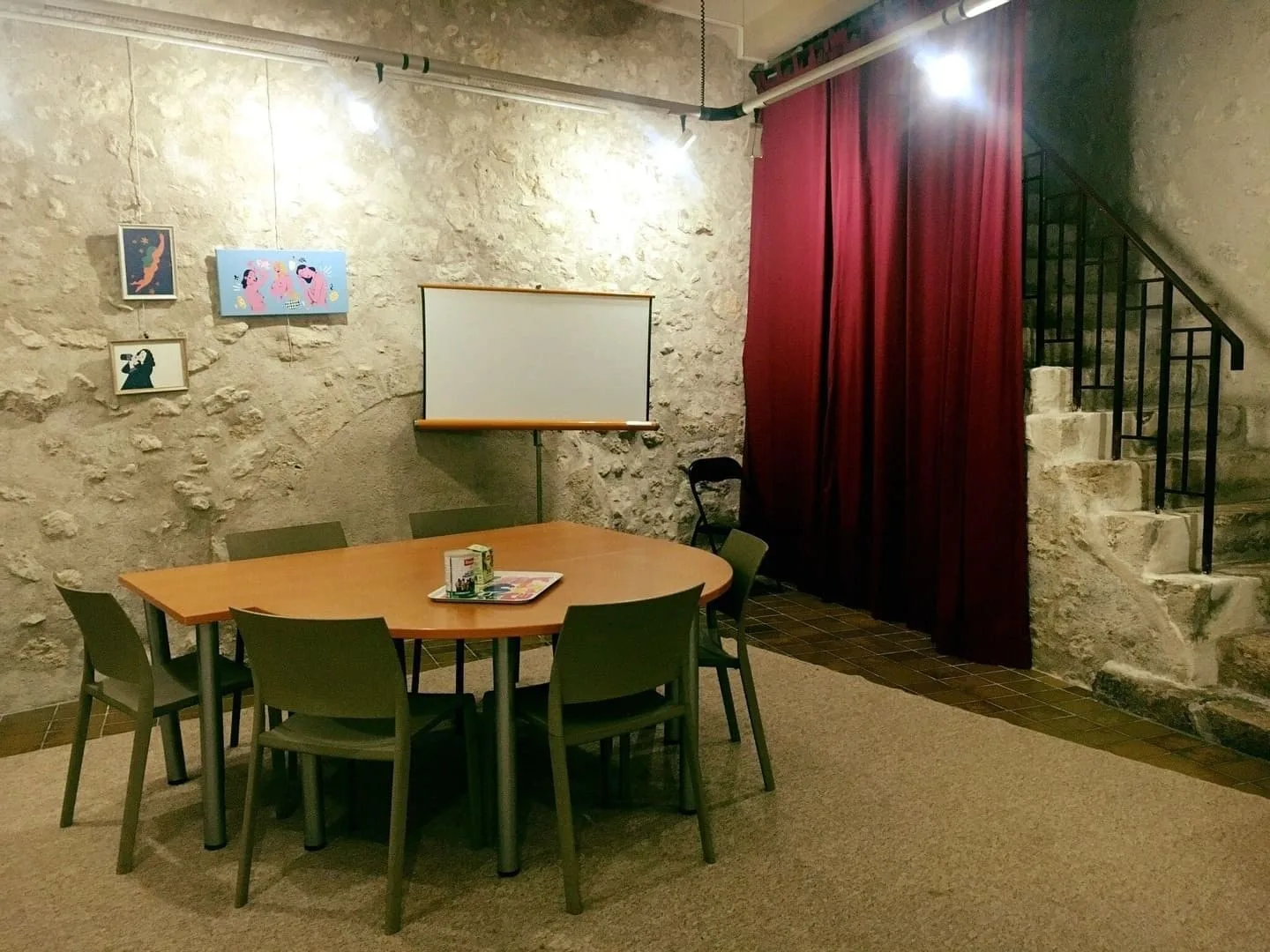 L'Hôte Bureau, Meeting room for 6 people, Blois