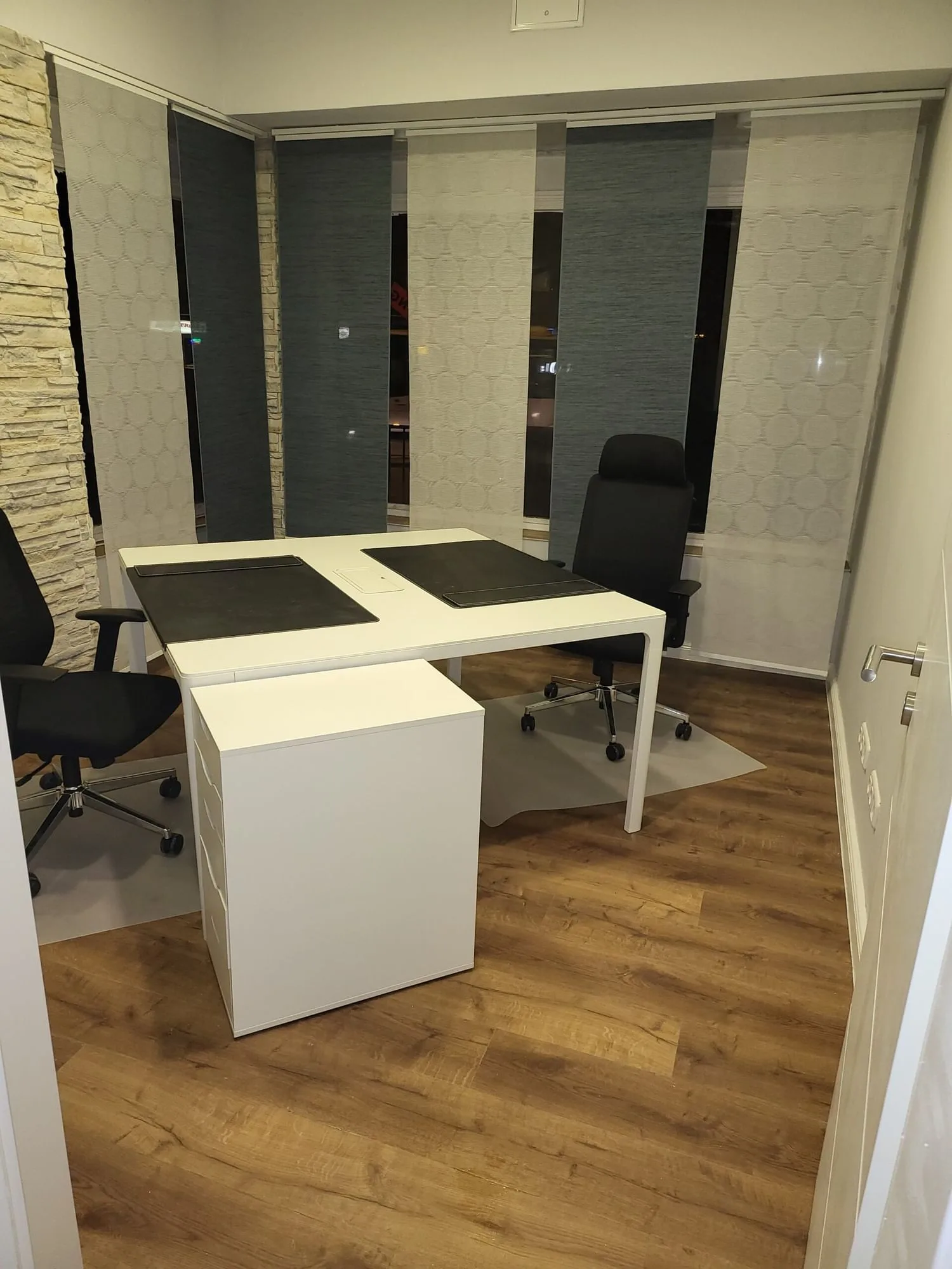HP Hansetrade Verwaltungs, Private office, 2 desks, Hamburg