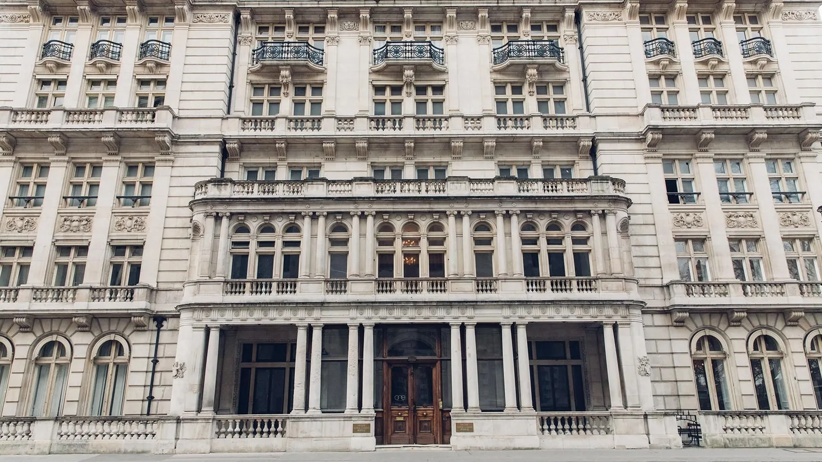 Huckletree Public Hall, Façade, Londres