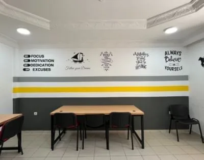 Ija Taw Coworky, Salle de réunion 4 personnes, Sousse