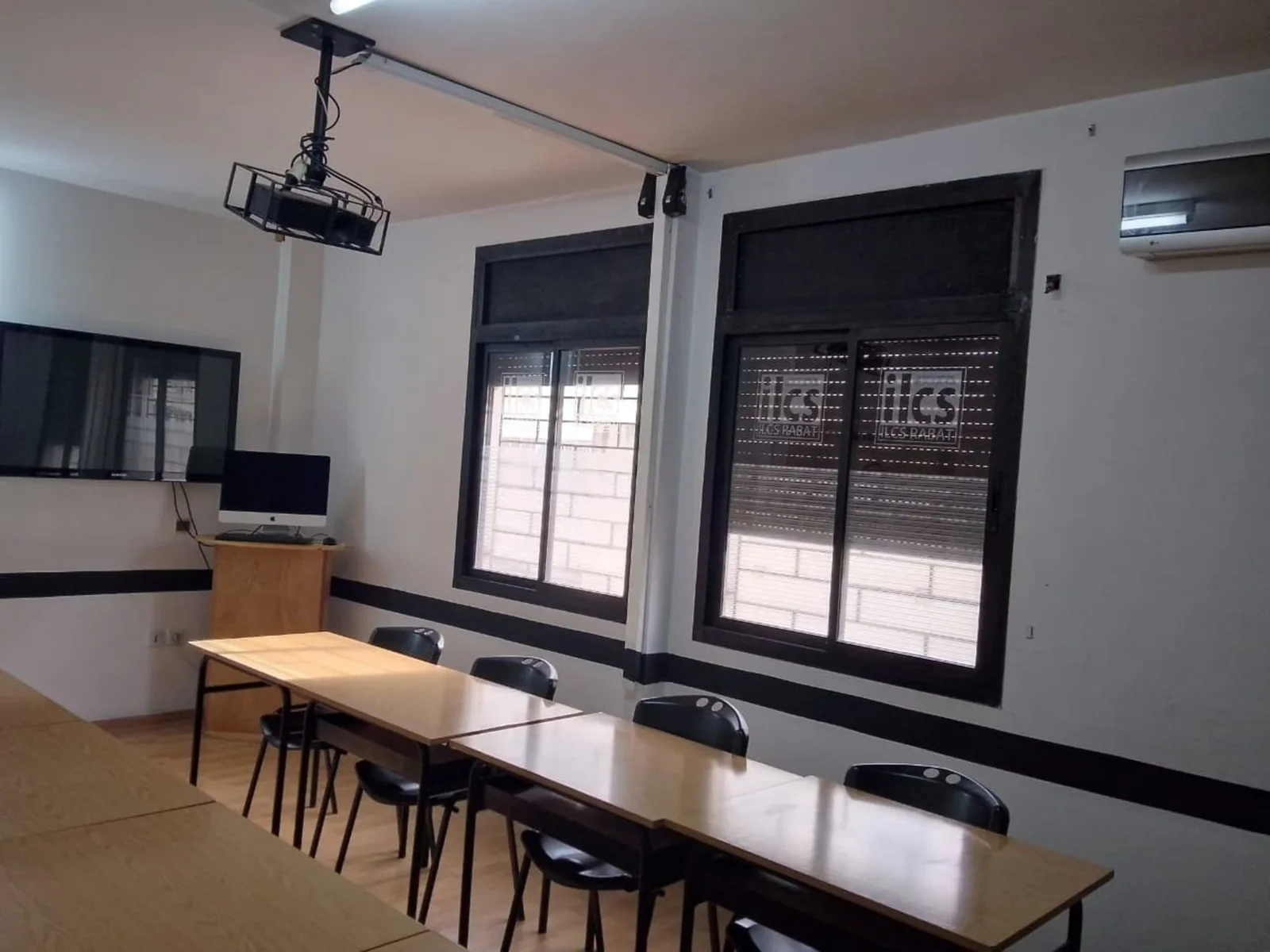 ILCS Rabat، قاعة تدريب لـ 8 أشخاص، الرباط
