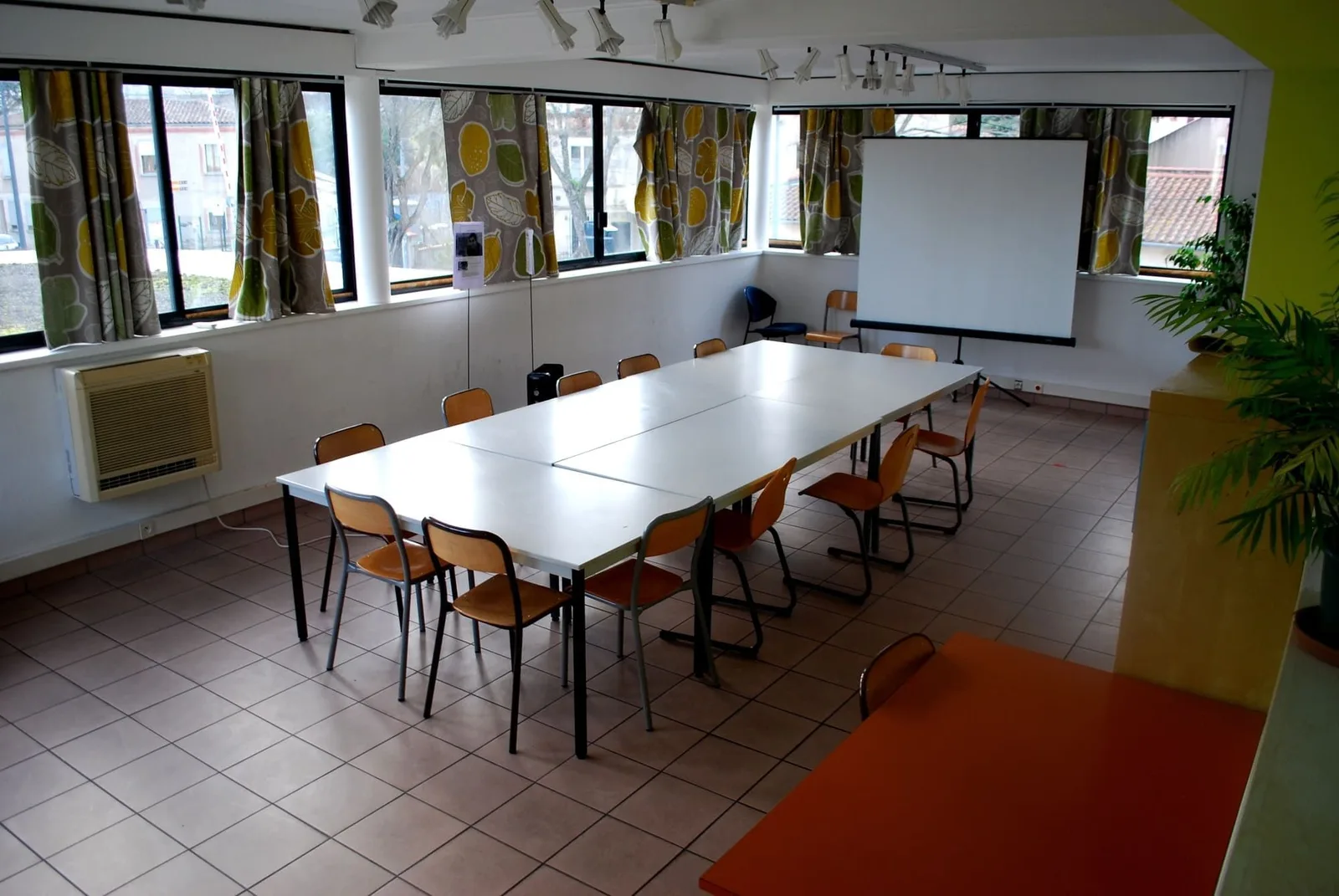 Les Imaginations Fertiles, Besprechungsraum für 12 Personen, Toulouse