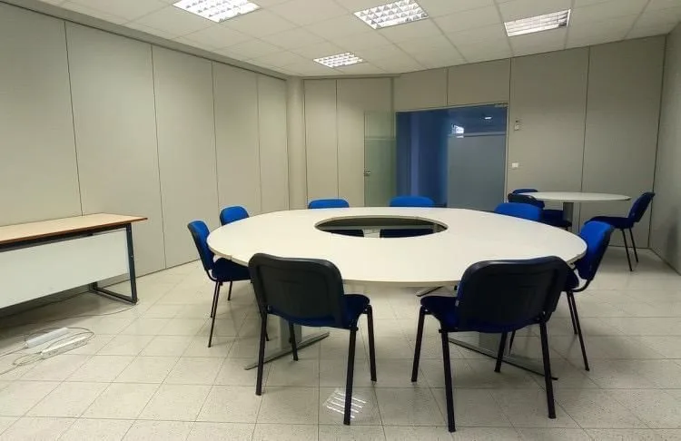 Imogain, Meeting room for 8 people, Linda-a-Velha