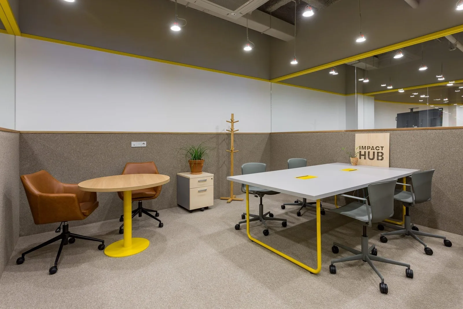 Impact Hub Picasso, Meeting room for 6 people, Madrid