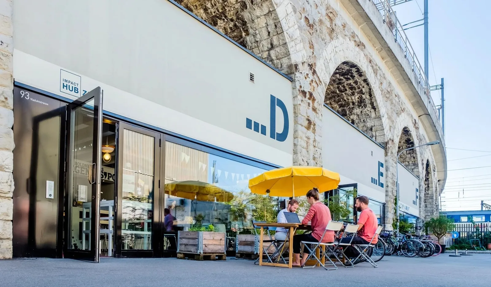 Impact Hub Zürich - Viadukt, Terrace and outdoor space, Zurich