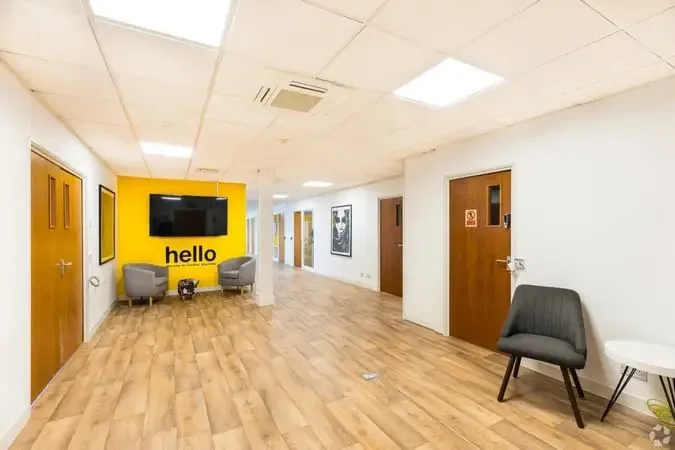IncuHive Weybridge, Réception, Weybridge