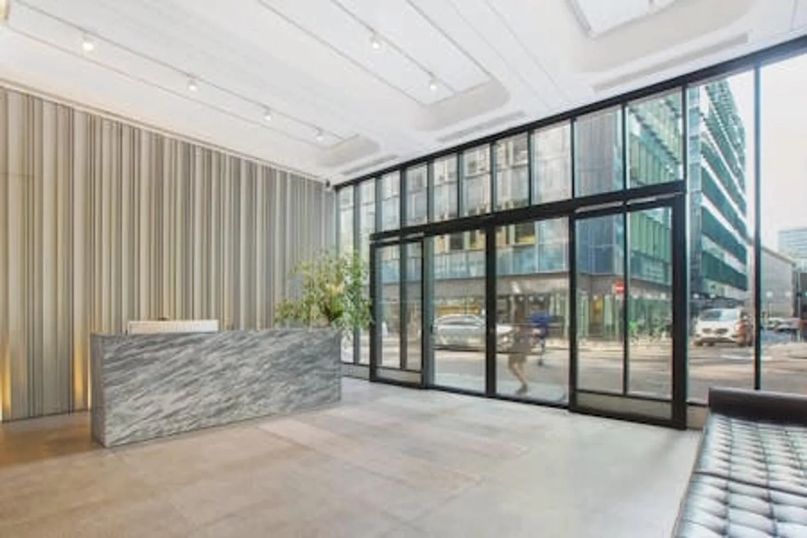 Industrious 24 Chiswell Street, Reception, London