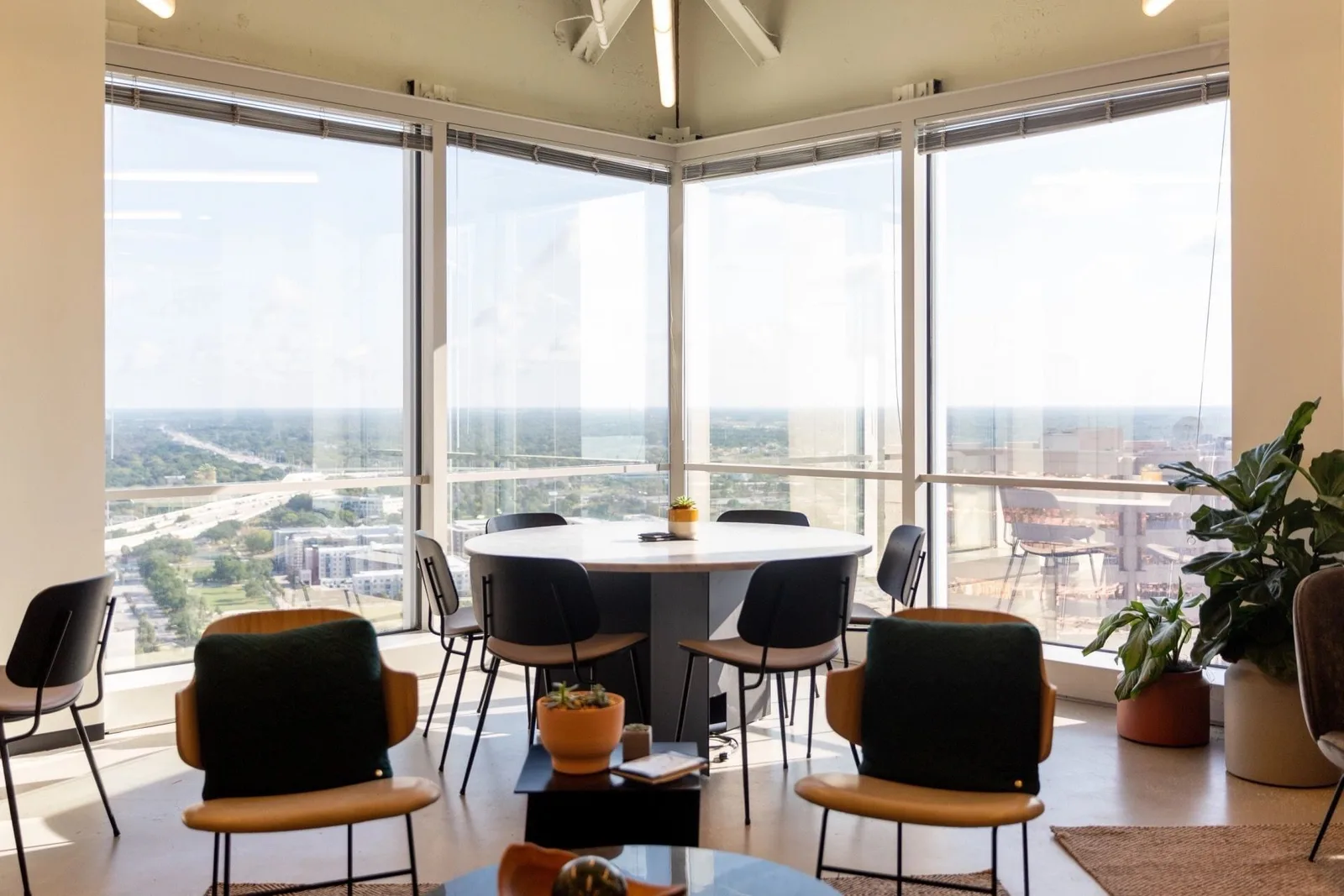 Industrious 401 East Jackson Street, Meeting room for 5 people, Tampa, FL
