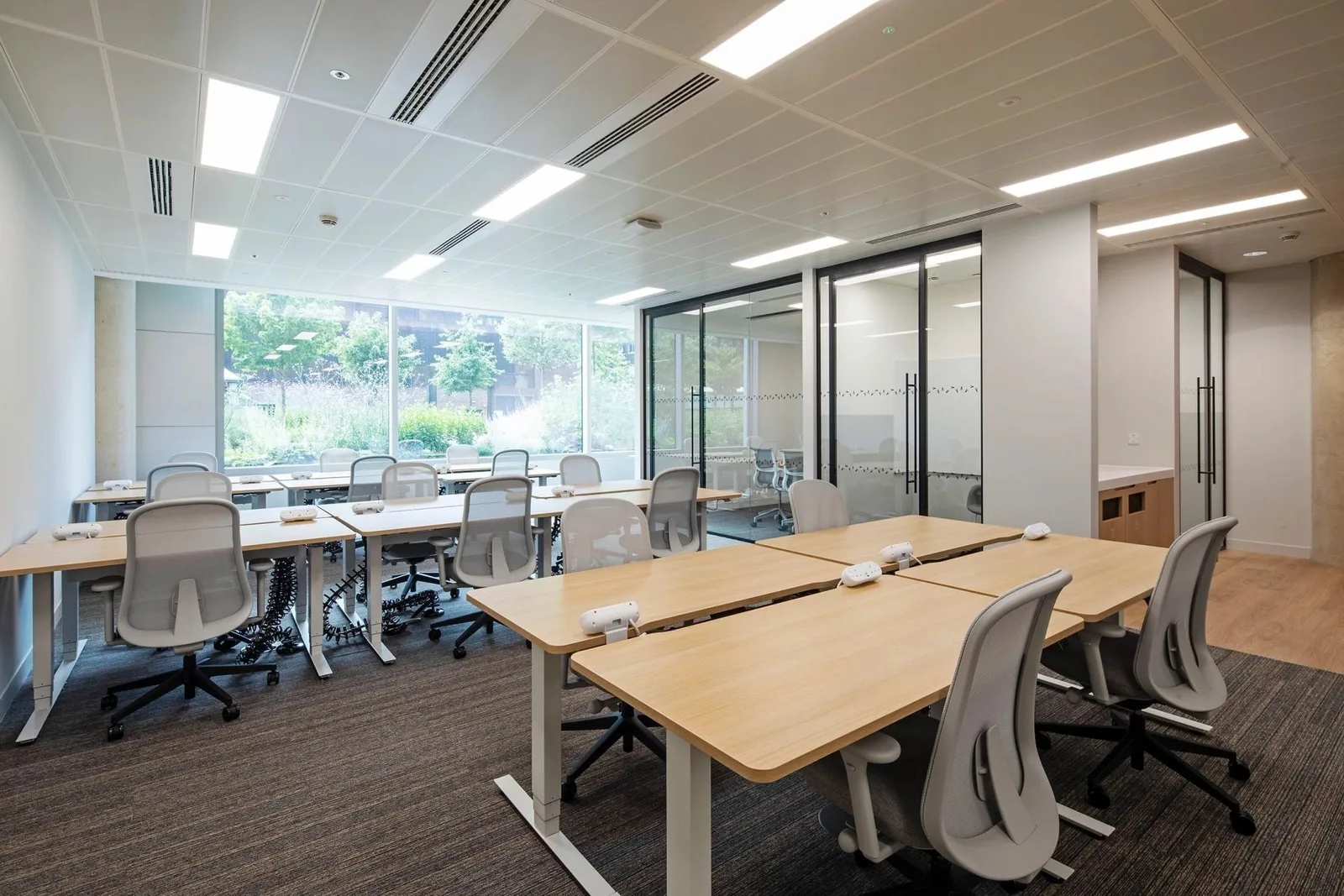Industrious Hammersmith Road, Open-plan office, London