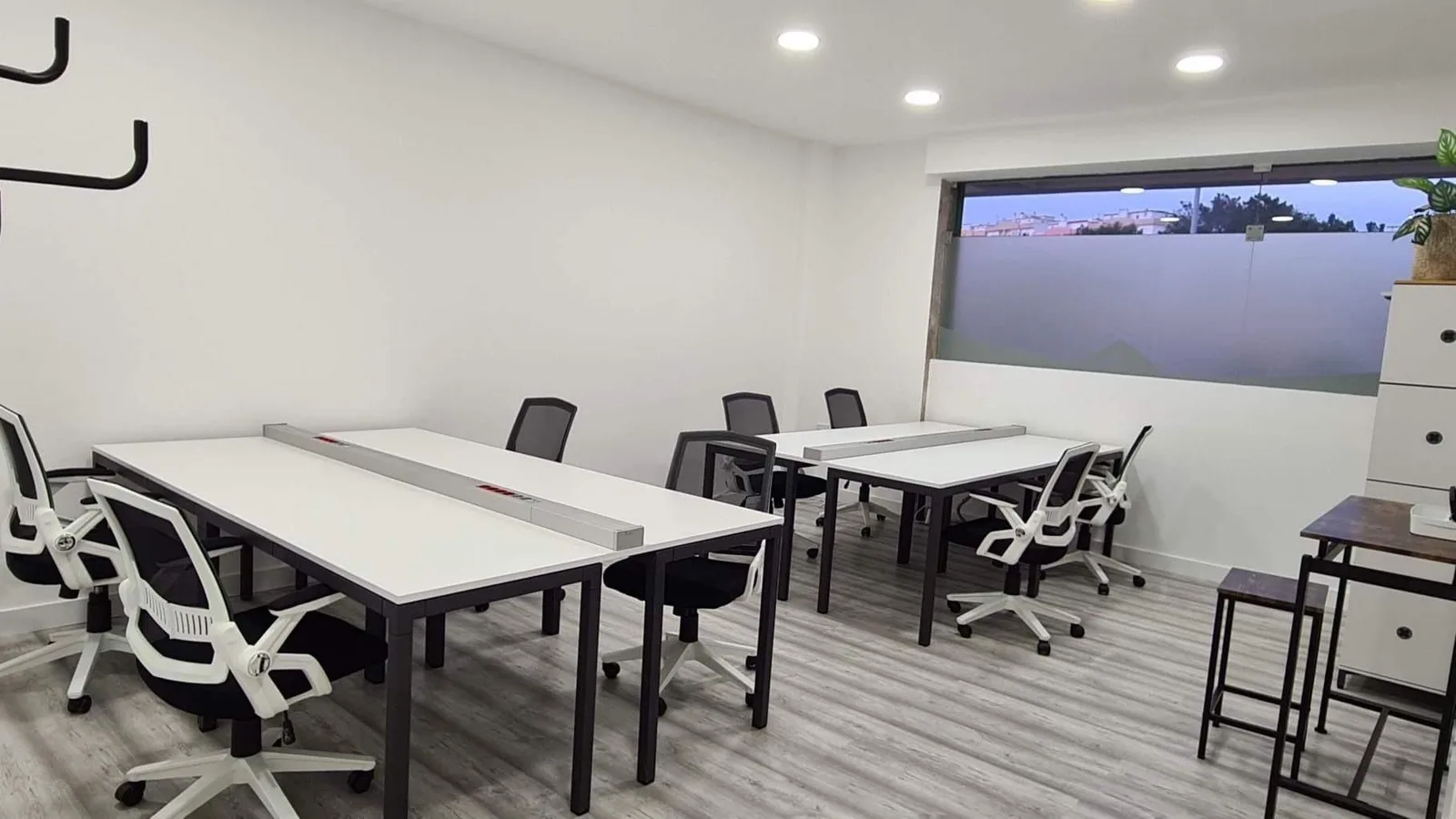 InOffice Cowork, Private office, 8 desks, Amora