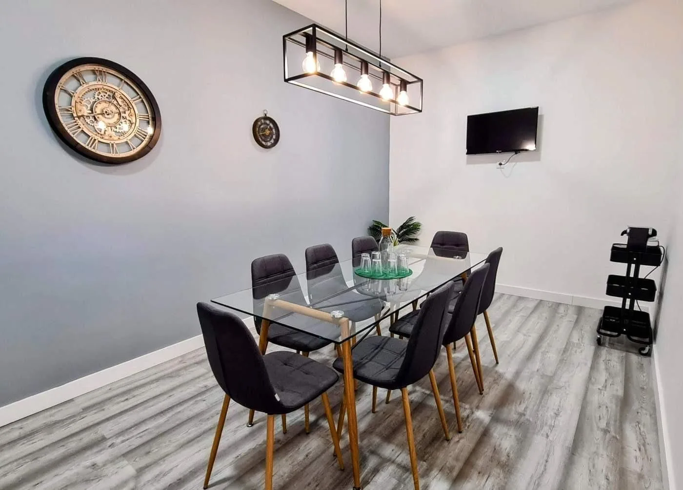 InOffice Cowork, Meeting room for 8 people, Amora