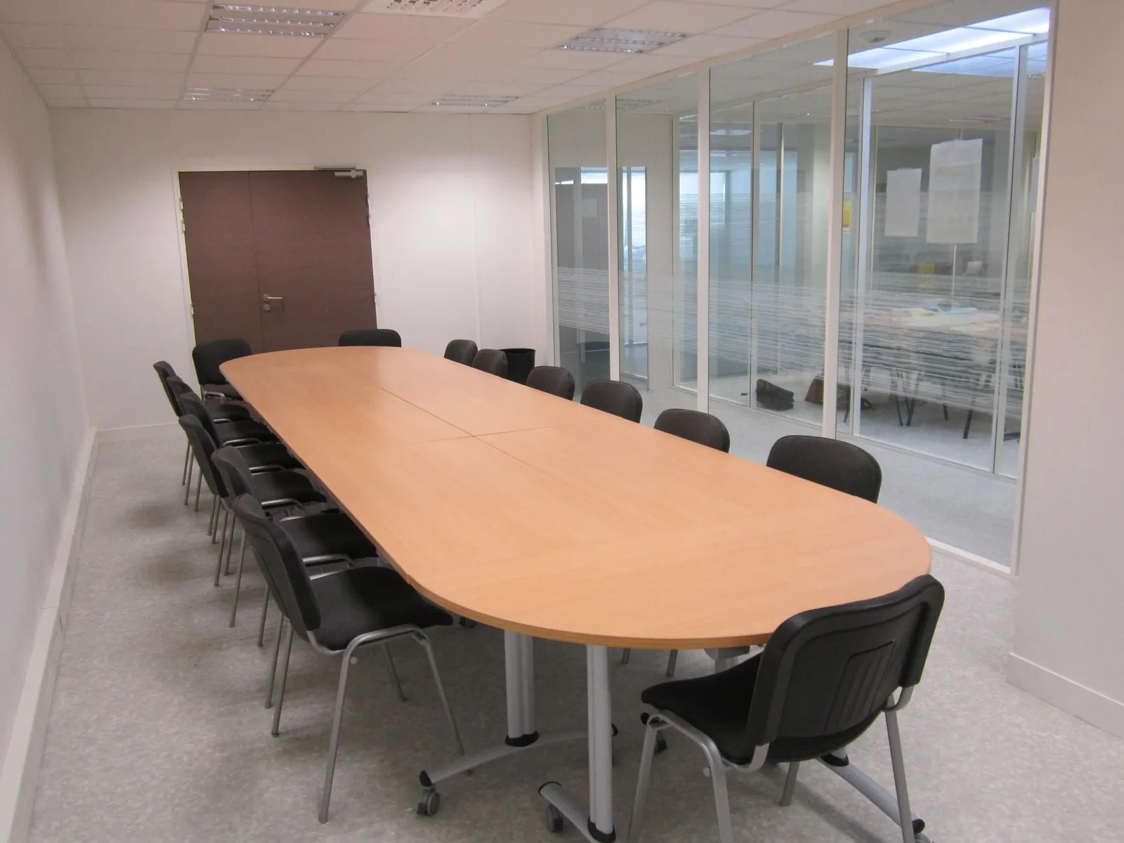Integral Business Services, Besprechungsraum für 14 Personen, Lille