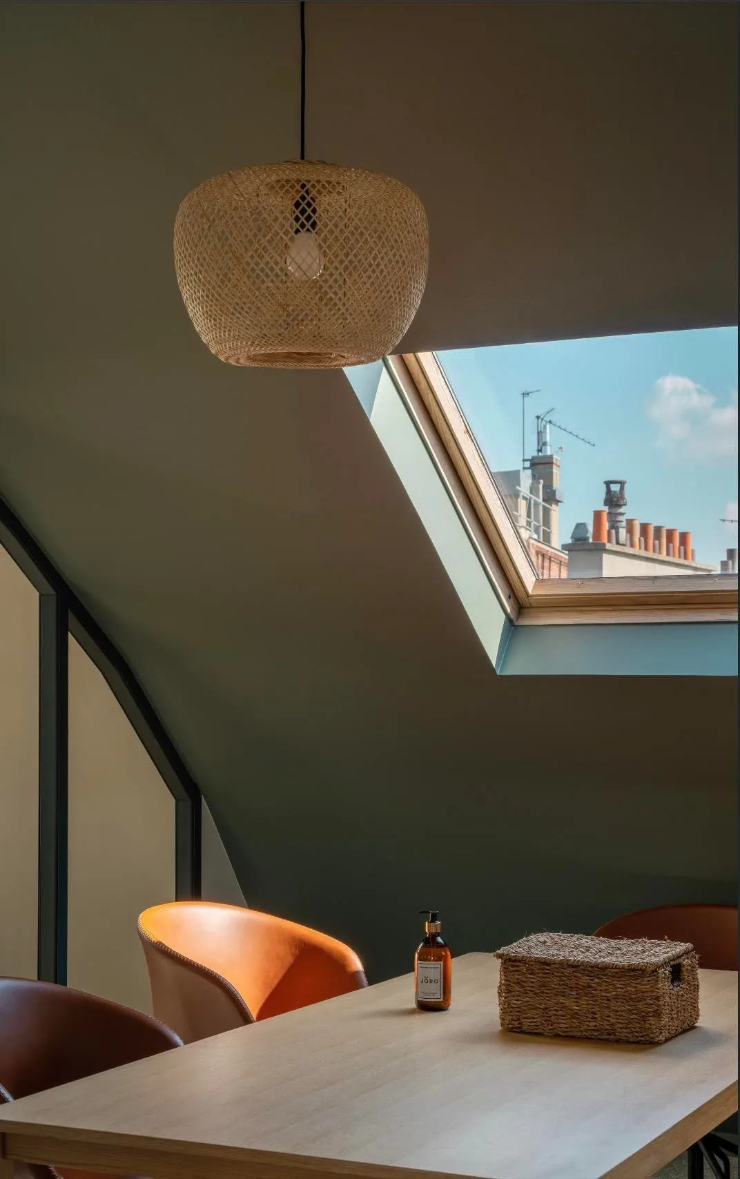 Joro Blanche, Salle de réunion 3 personnes, Paris 9e