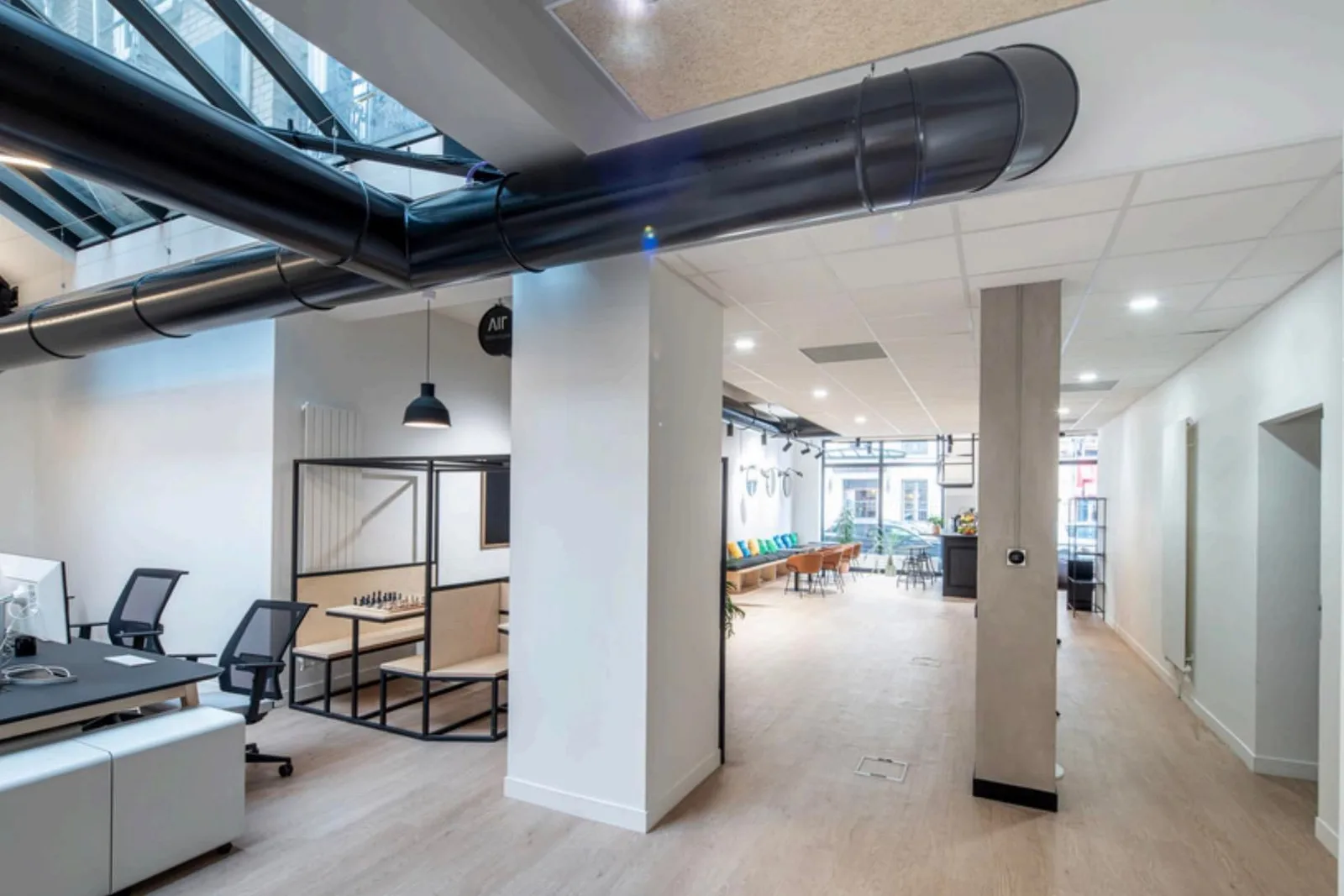 Jöro Liège, Open space, Paris 9e