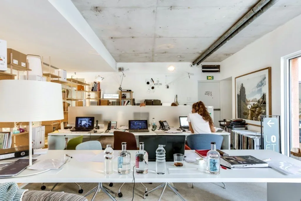 JOYA Lifestore, Open space, Nice