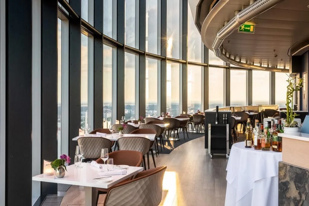 K-1 BusinessClub MainTower, Cafeteria, Frankfurt am Main