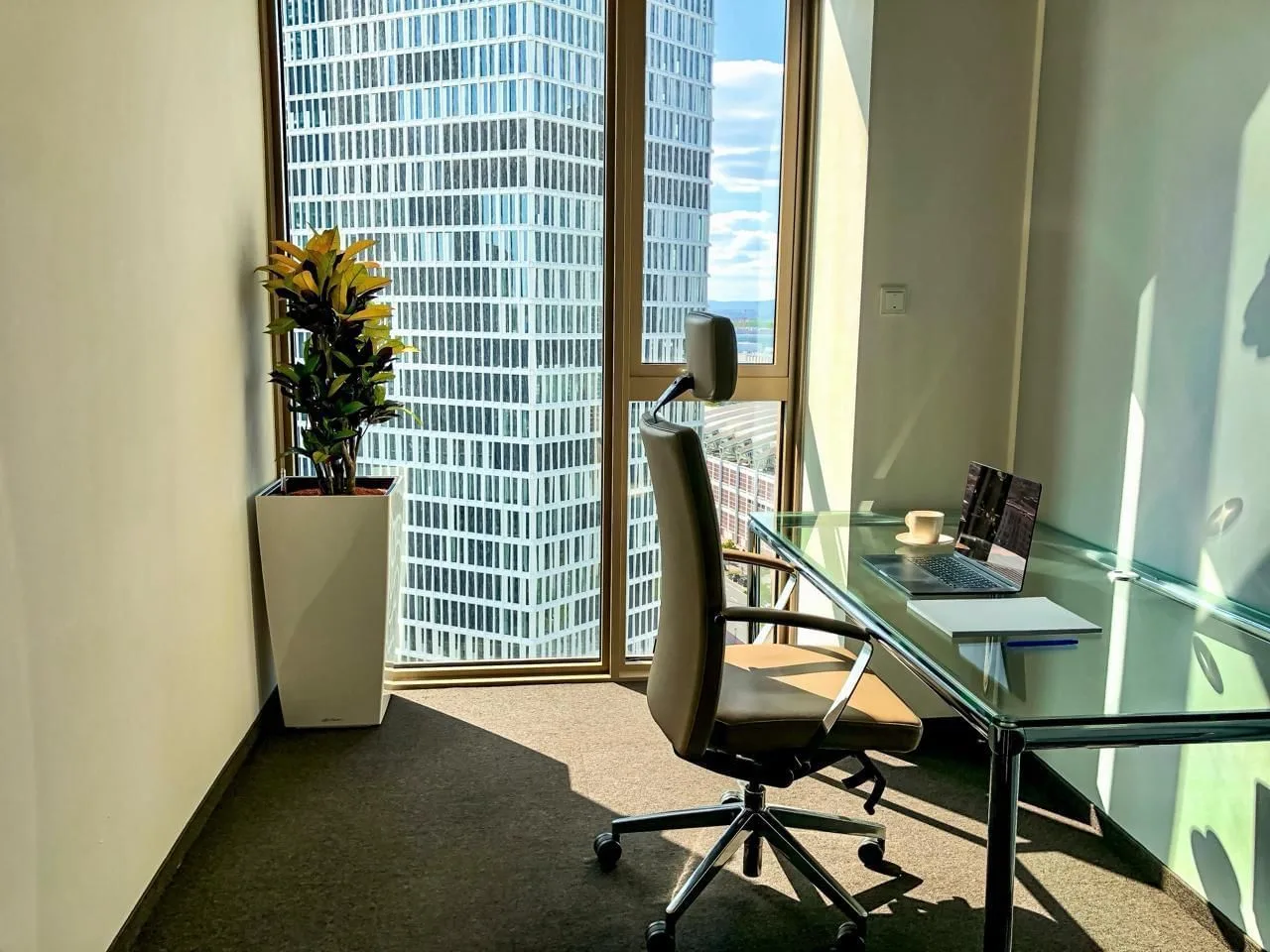 K-1 BusinessClub Tower 185, Private office, 1 desk, Frankfurt am Main
