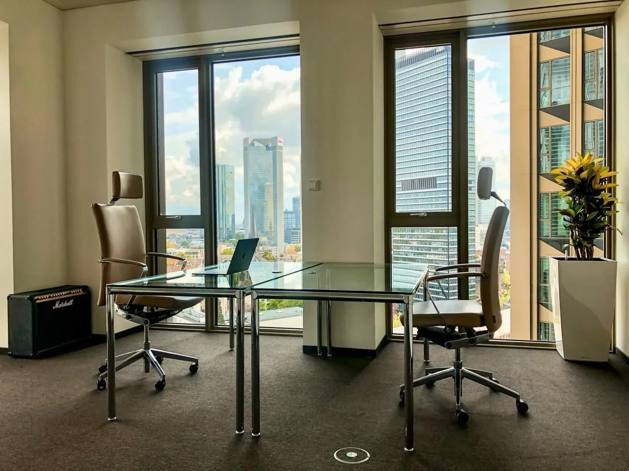 K-1 BusinessClub Tower 185, Private office, 2 desks, Frankfurt am Main