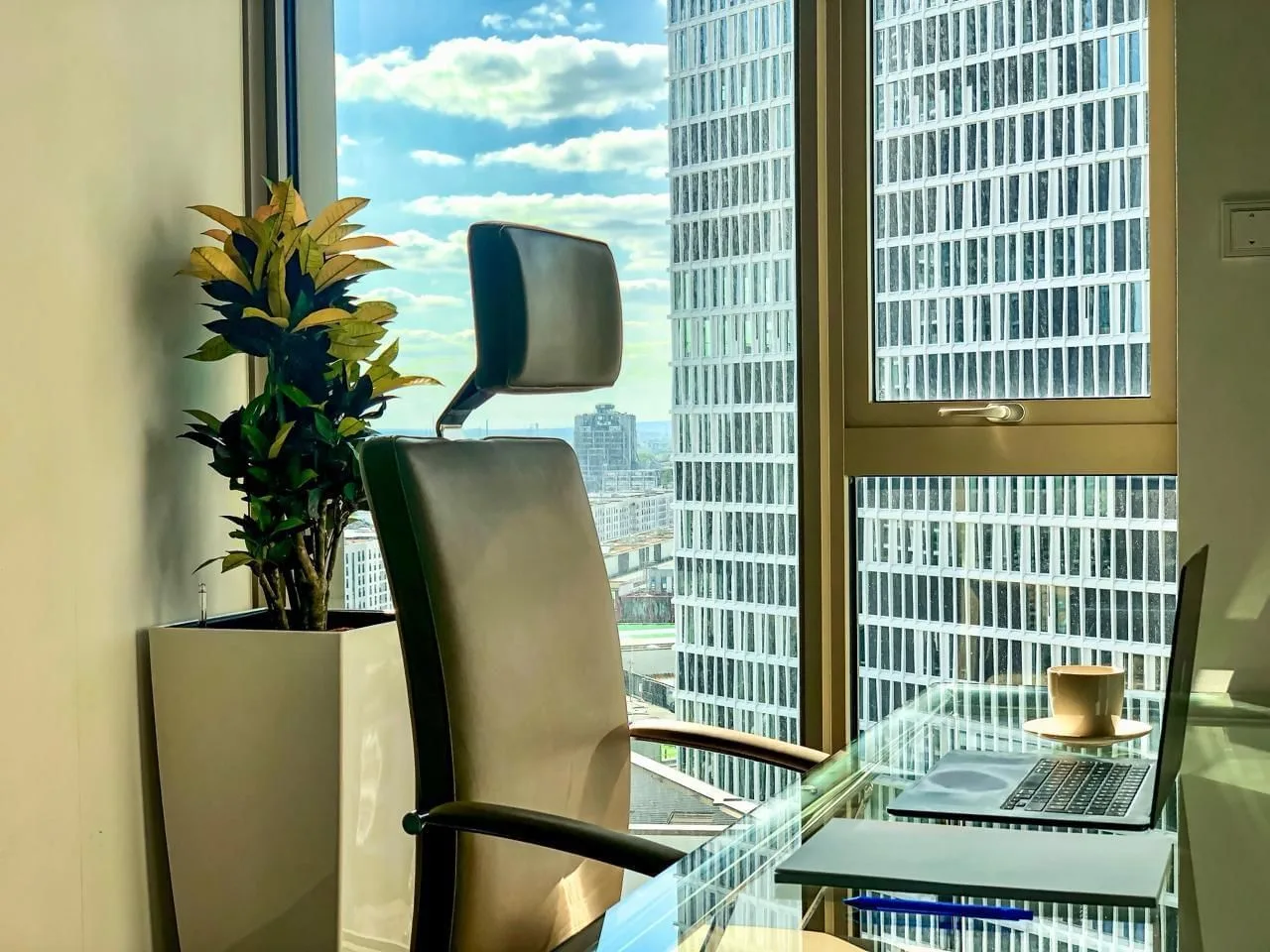 K-1 BusinessClub Tower 185, Private office, 1 desk, Frankfurt am Main