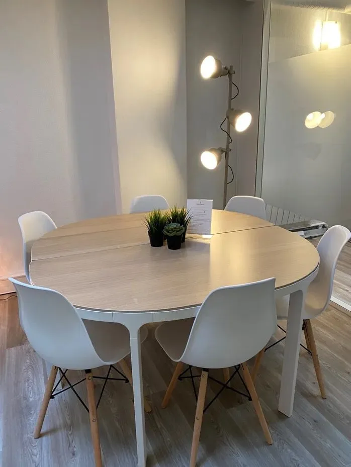 Kandbaz Franklin Roosevelt, Meeting room for 6 people, Paris 8e