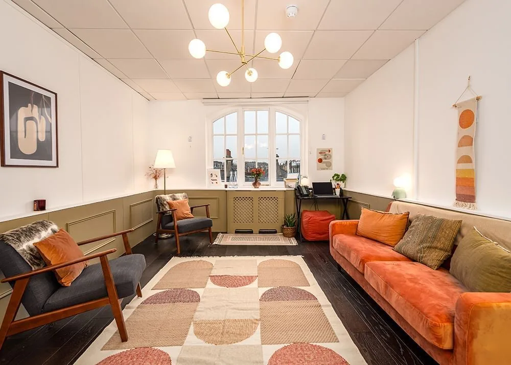 Kensington Office - Vicarage House, Lounge, London