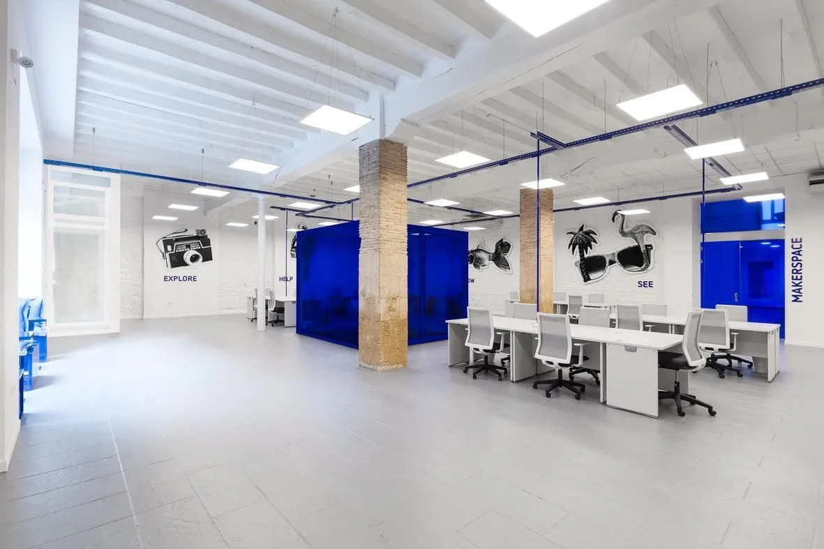 Knowhere, Espacio diáfano, Dénia