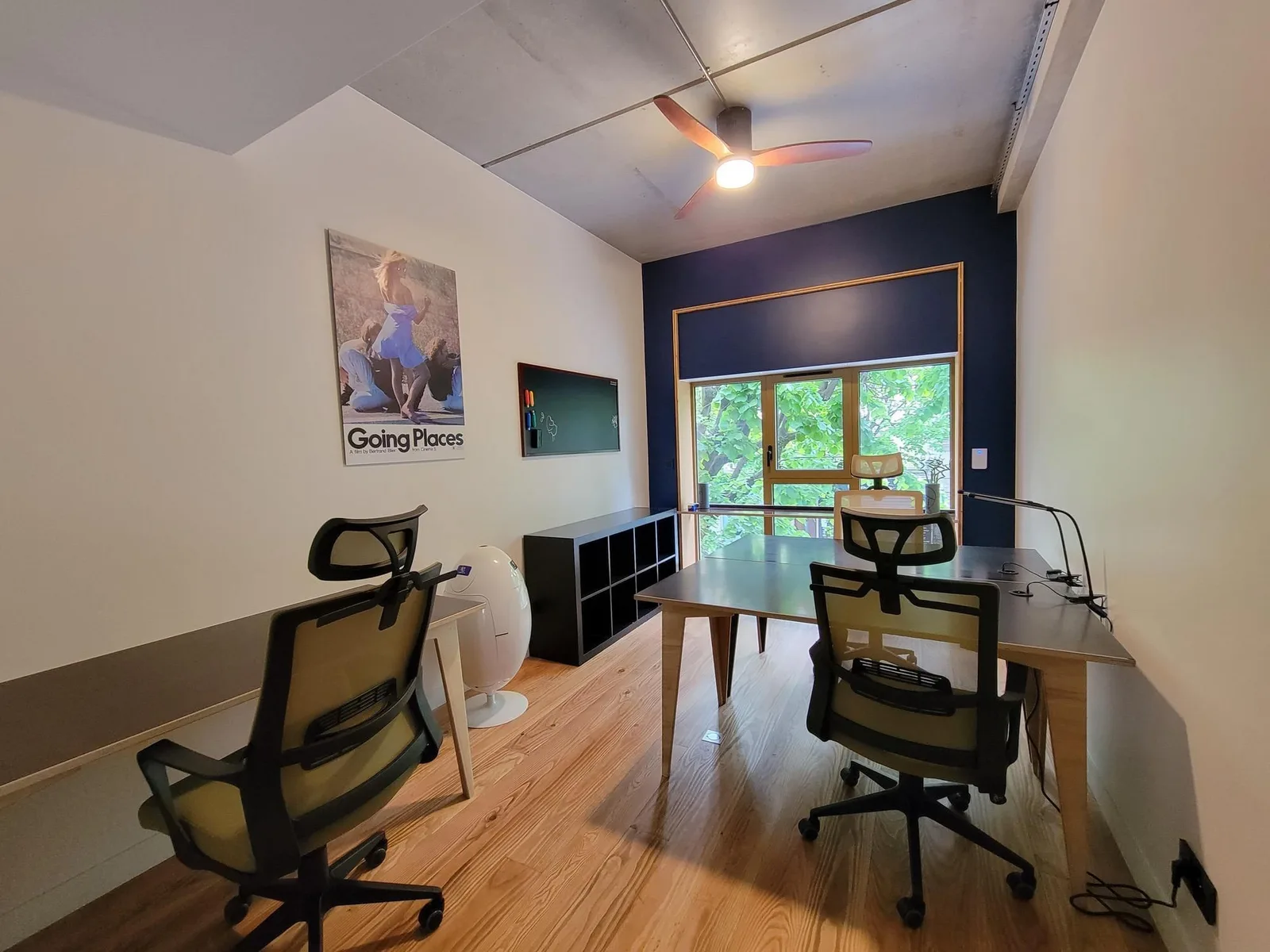 La Kolok by Studio Kremlin, Private office, 3 desks, Ivry-sur-Seine