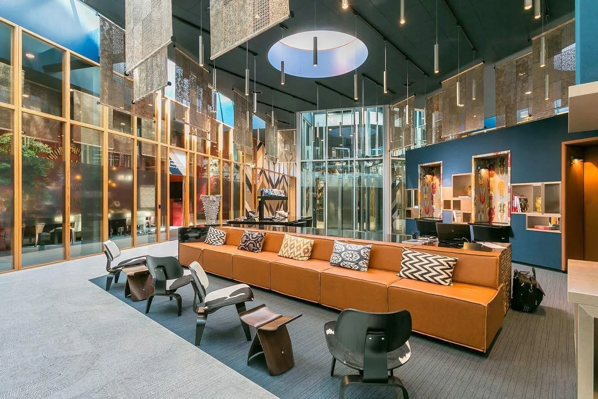 Kopgebouw Flight Forum 840, Reception, Eindhoven