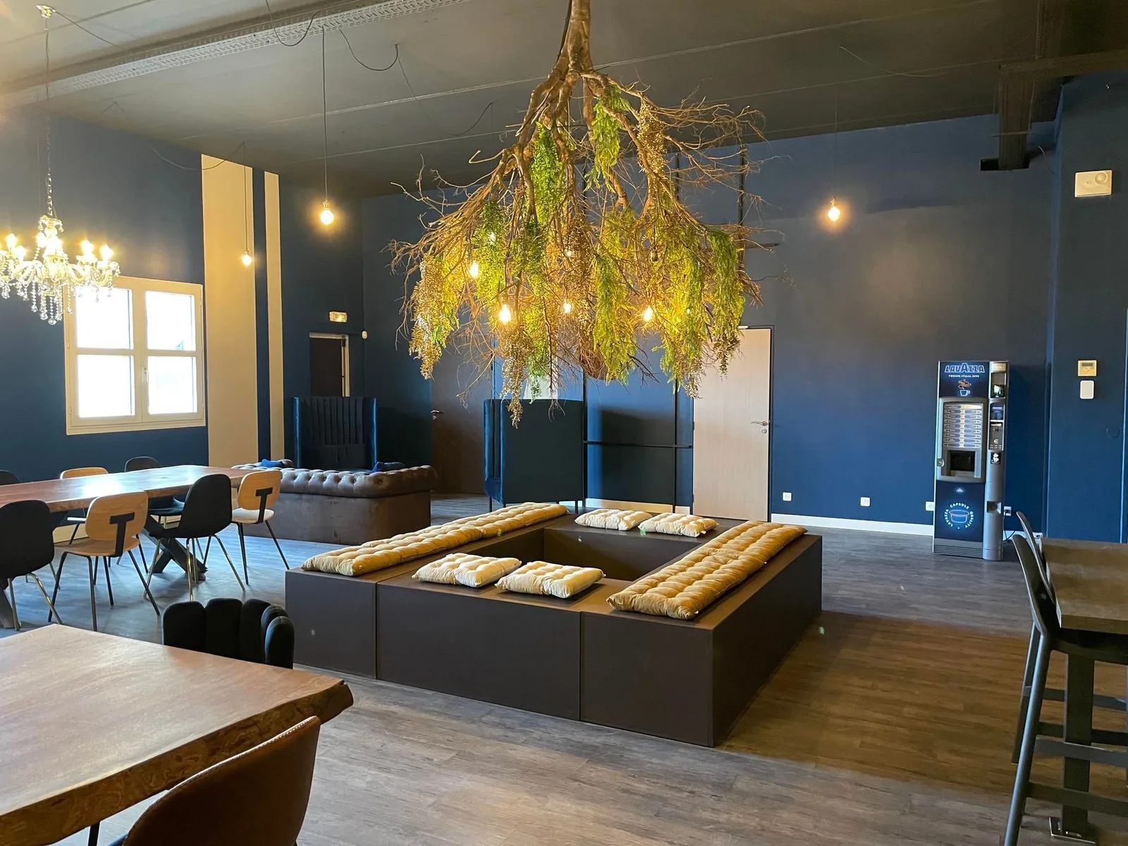 The Lab, Lounge, Lattes