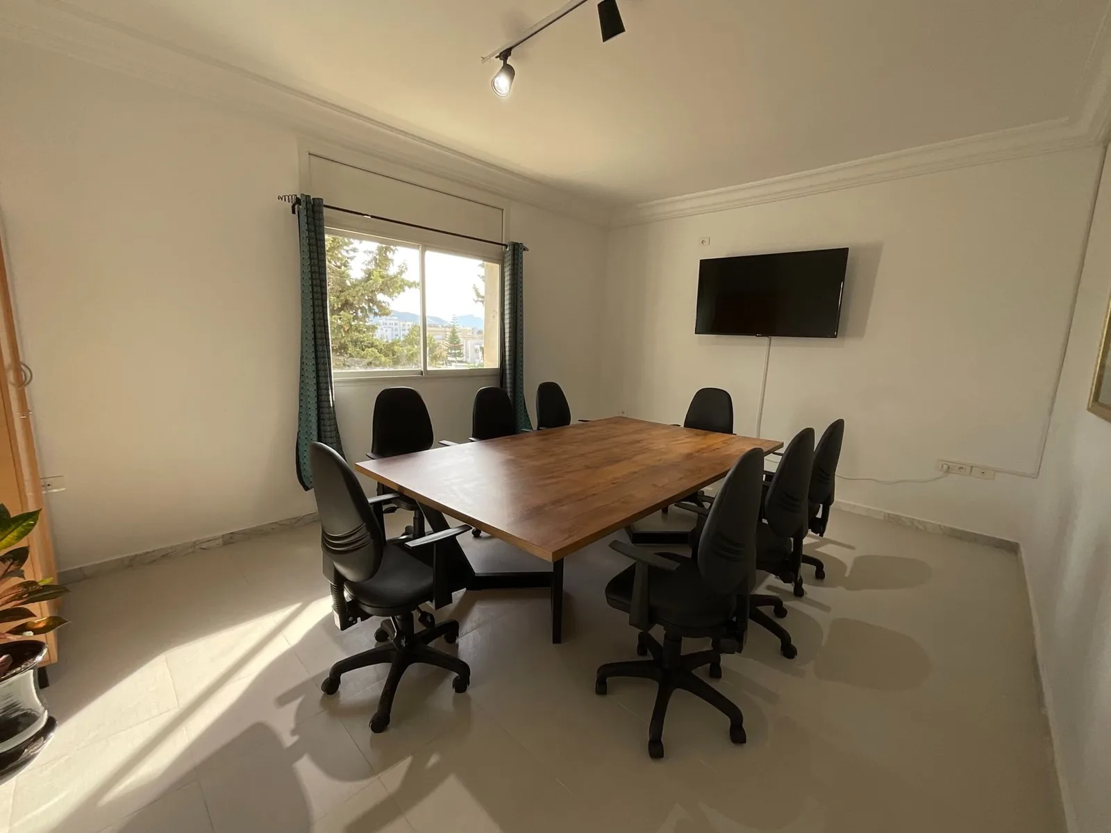 Lancer Workspace, Meeting room for 8 people, Bou Mhel el-Bassatine