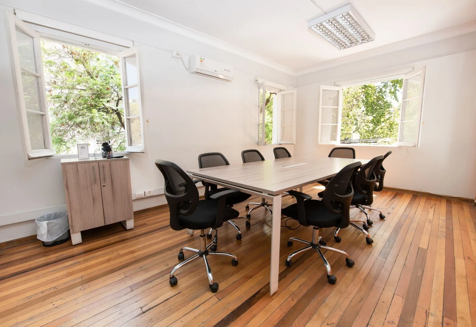 Launch Cowork Callao, Meeting room for 8 people, Santiago