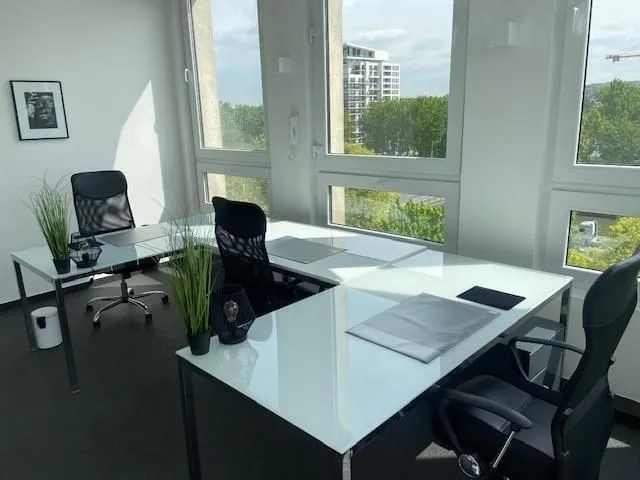 Lean Invest, Privékantoor met 3 werkplekken, Anderlecht