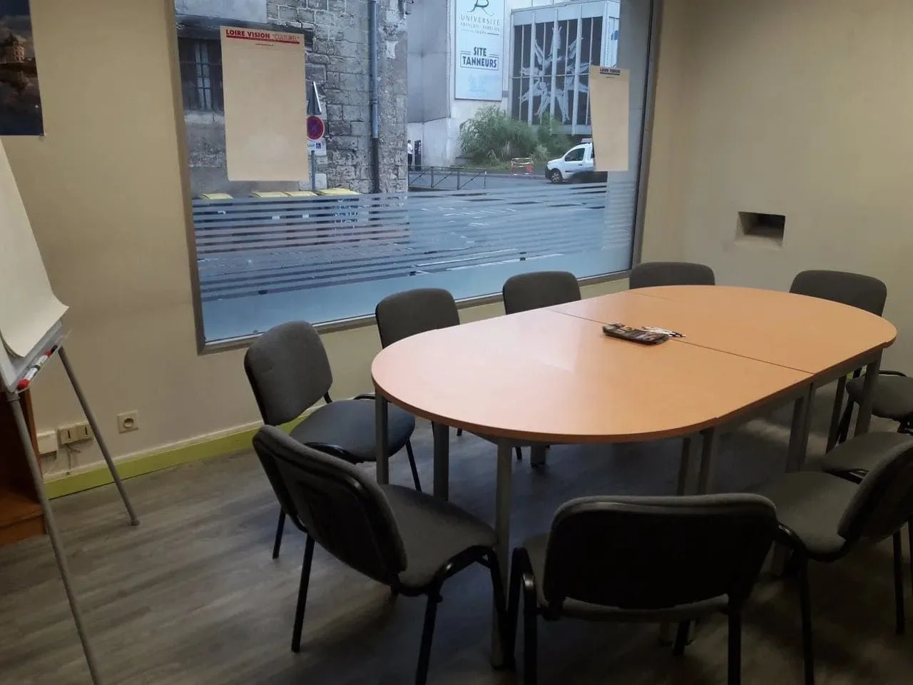 Leonard Office, Besprechungsraum für 8 Personen, Tours