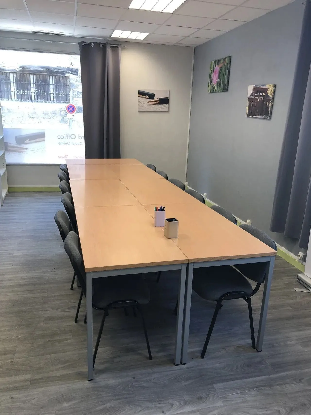 Leonard Office, Besprechungsraum für 12 Personen, Tours